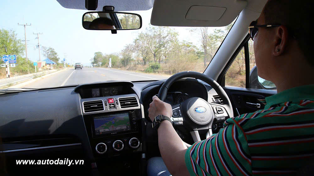 Làm sao để xe không bị hư hỏng khi đậu ngoài trời nắng gắt?